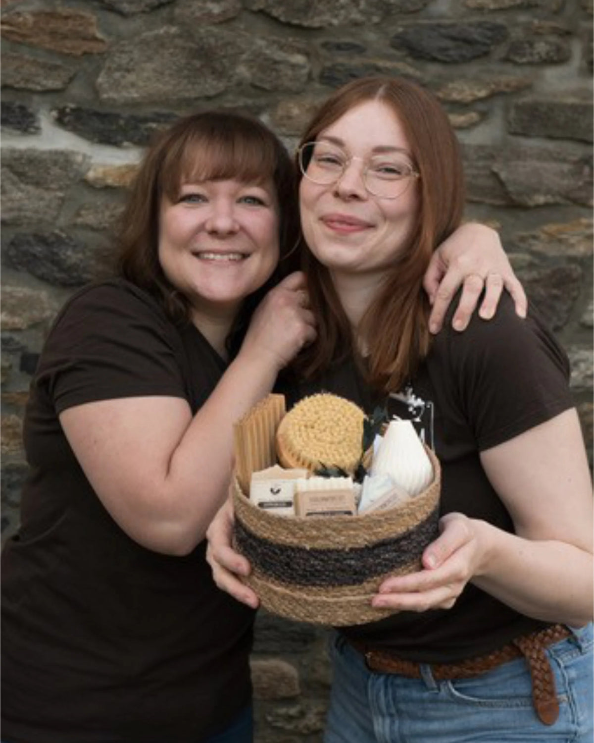 Holzseifenschale mit "HAGEBUTTE" & "WALDBIENE"